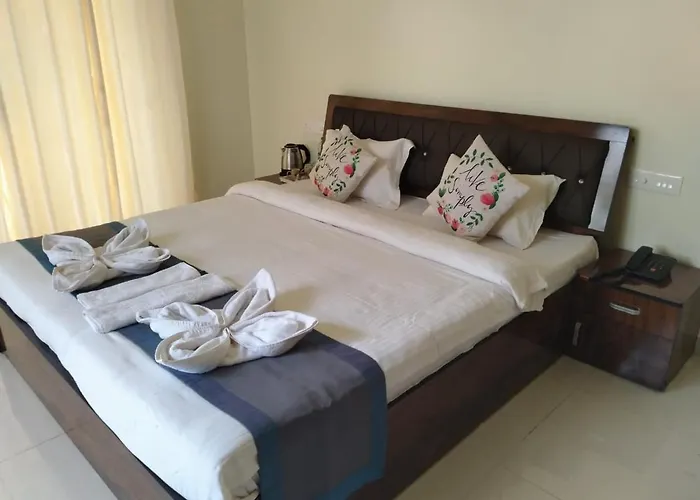Silver Waves Hotels And Resorts Morjim