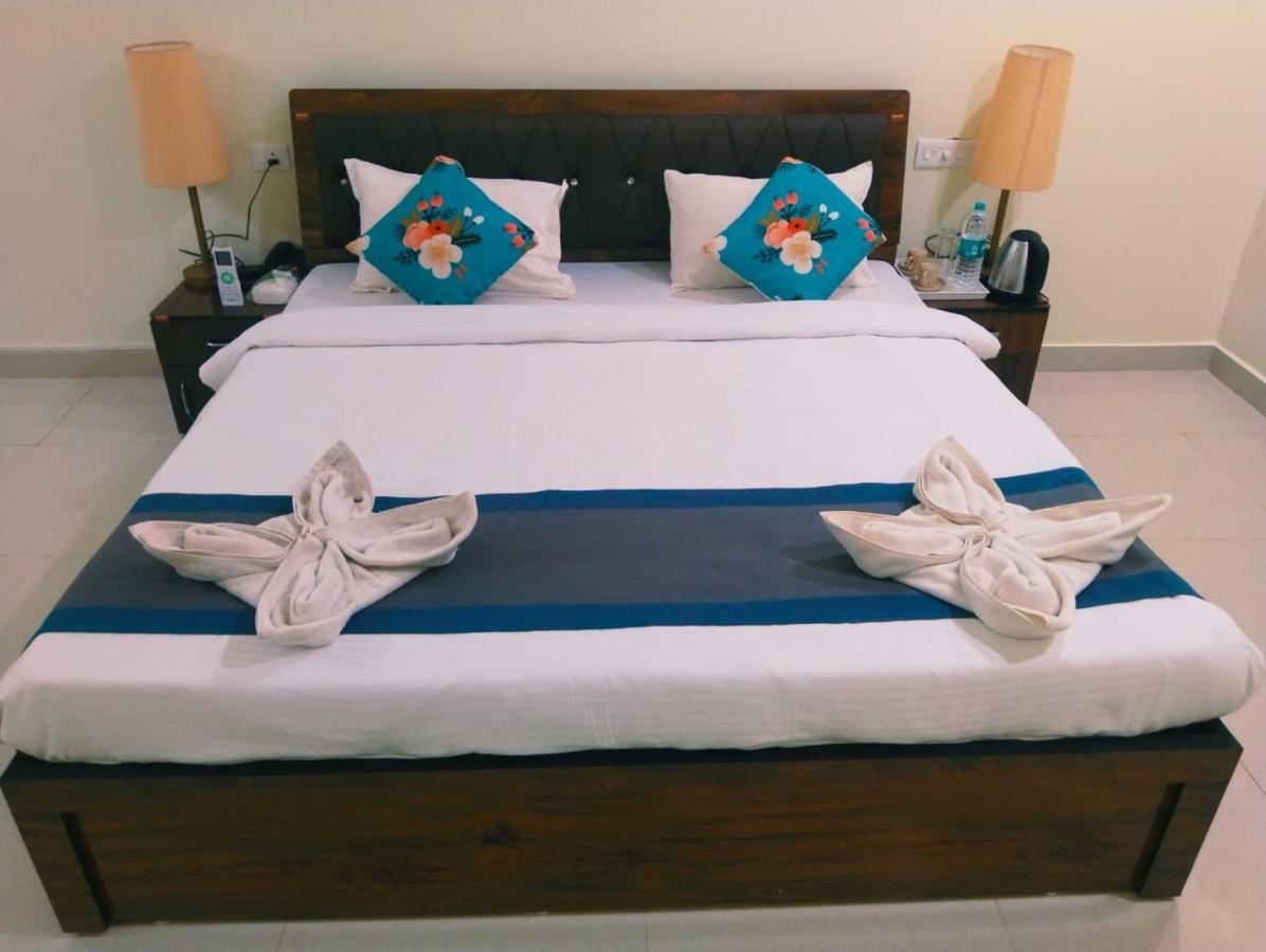 Hotel Silver Waves And Resorts